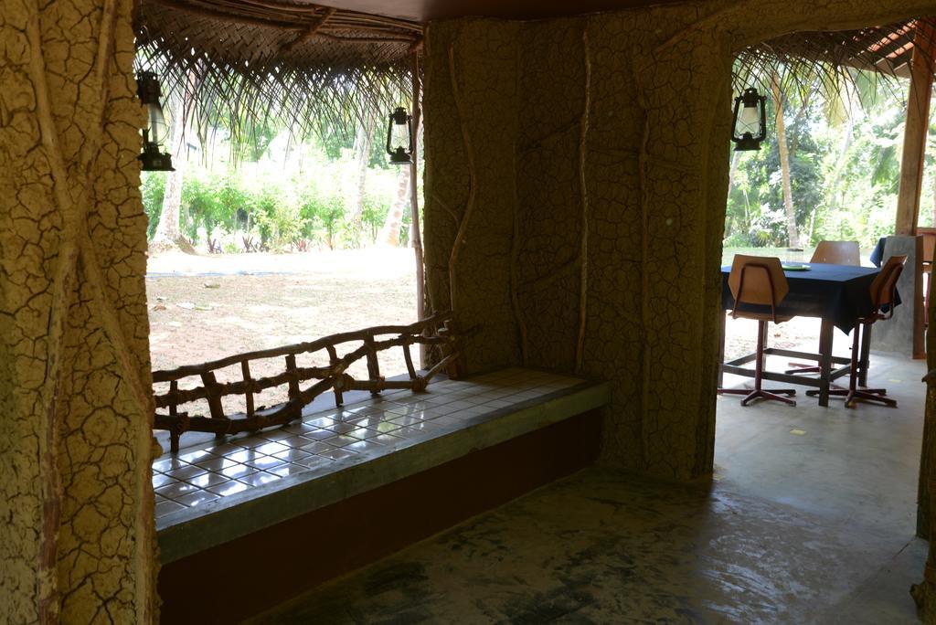 אונה ואטונה Jungle Beach Hostel מראה חיצוני תמונה