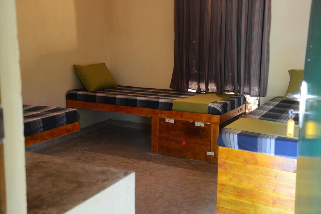 אונה ואטונה Jungle Beach Hostel מראה חיצוני תמונה