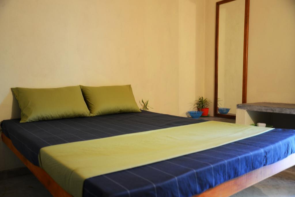 אונה ואטונה Jungle Beach Hostel חדר תמונה