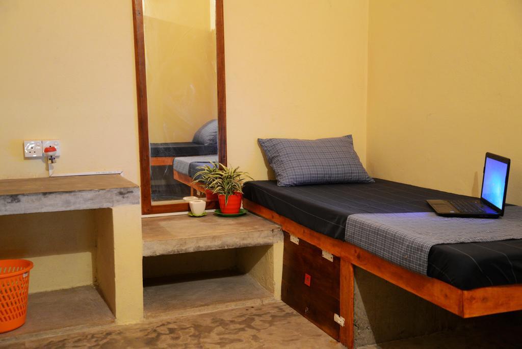 אונה ואטונה Jungle Beach Hostel חדר תמונה