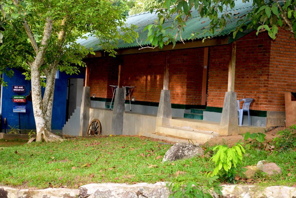 אונה ואטונה Jungle Beach Hostel מראה חיצוני תמונה