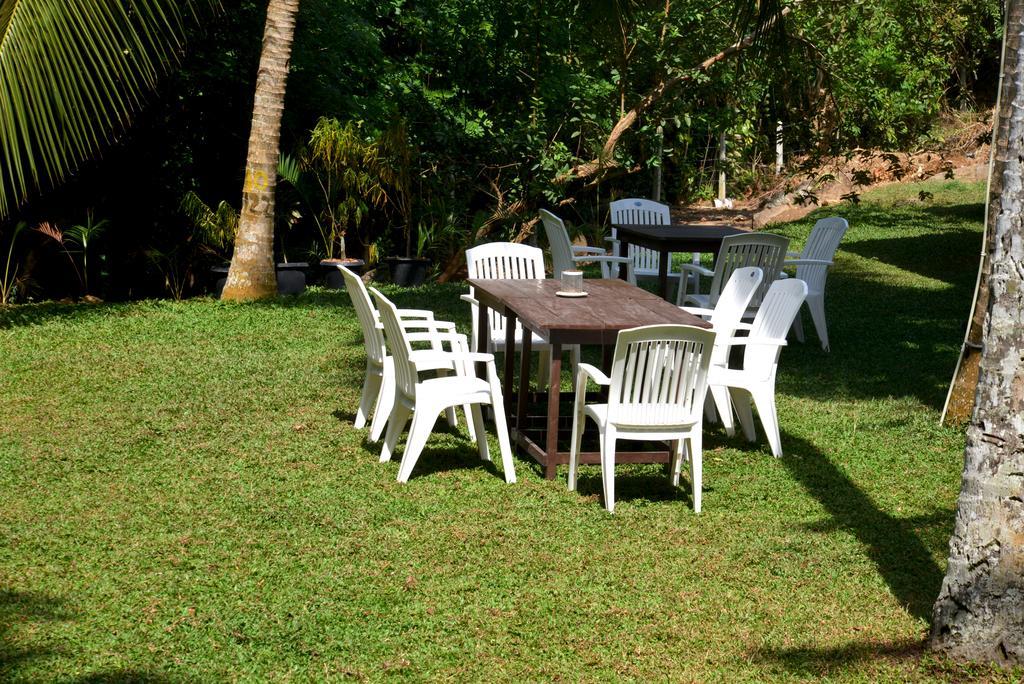 אונה ואטונה Jungle Beach Hostel מראה חיצוני תמונה