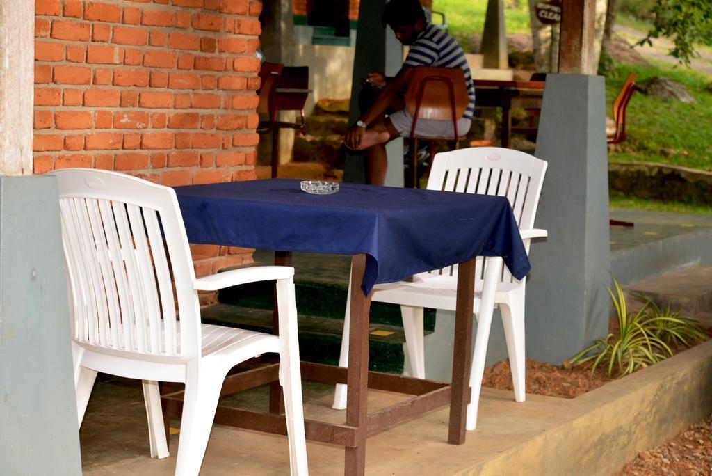 אונה ואטונה Jungle Beach Hostel מראה חיצוני תמונה