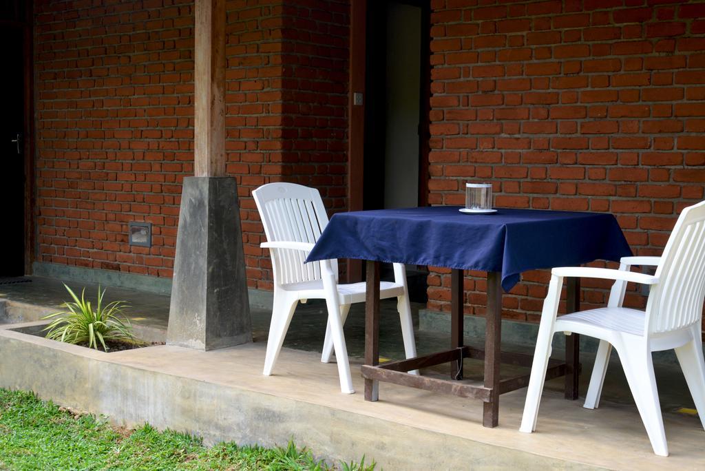 אונה ואטונה Jungle Beach Hostel מראה חיצוני תמונה
