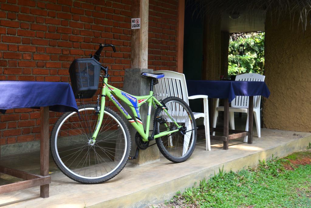 אונה ואטונה Jungle Beach Hostel מראה חיצוני תמונה