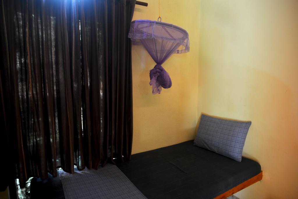 אונה ואטונה Jungle Beach Hostel מראה חיצוני תמונה